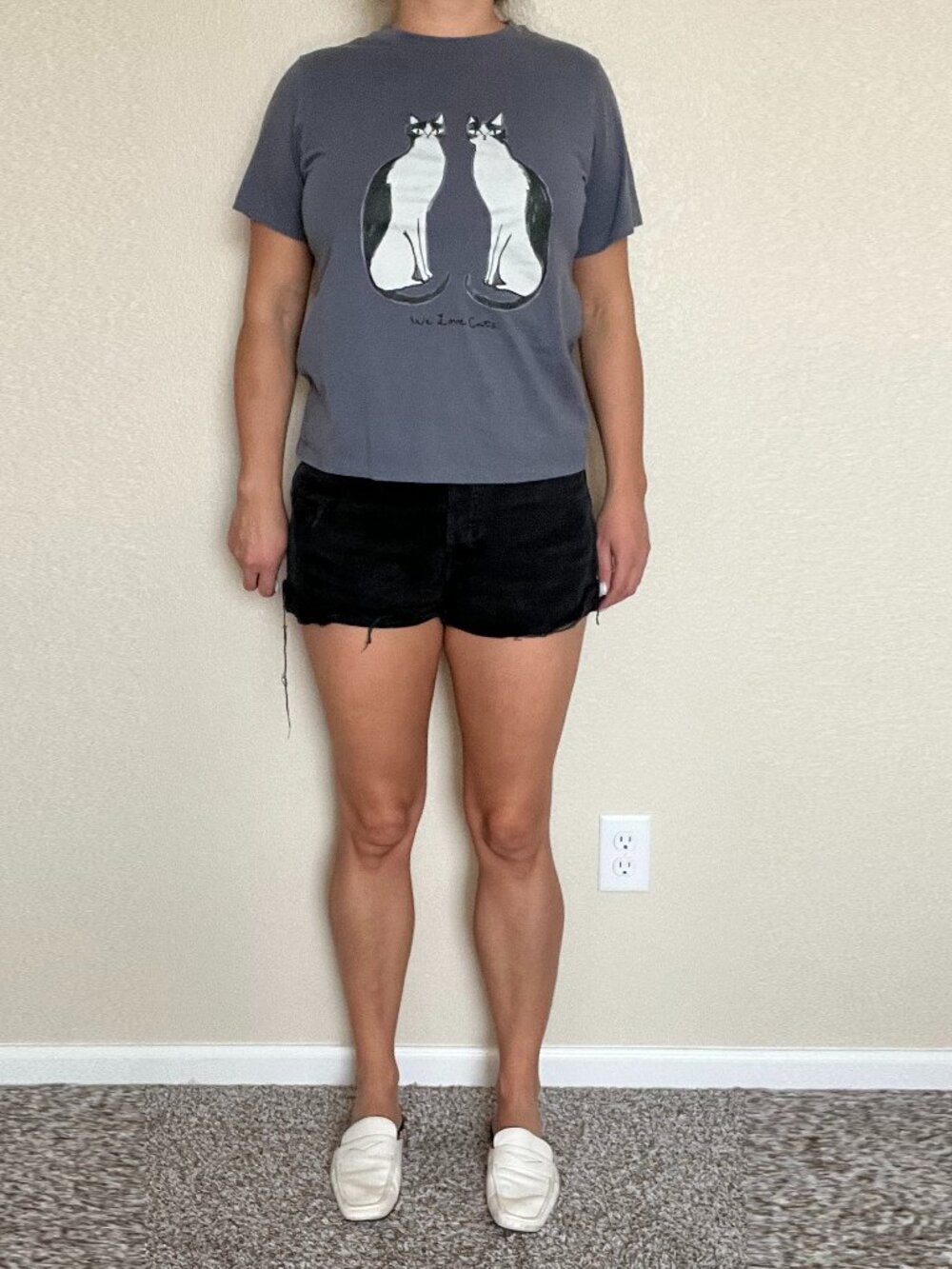 H&M Dark Gray Distressed Denim Shorts – Size 6